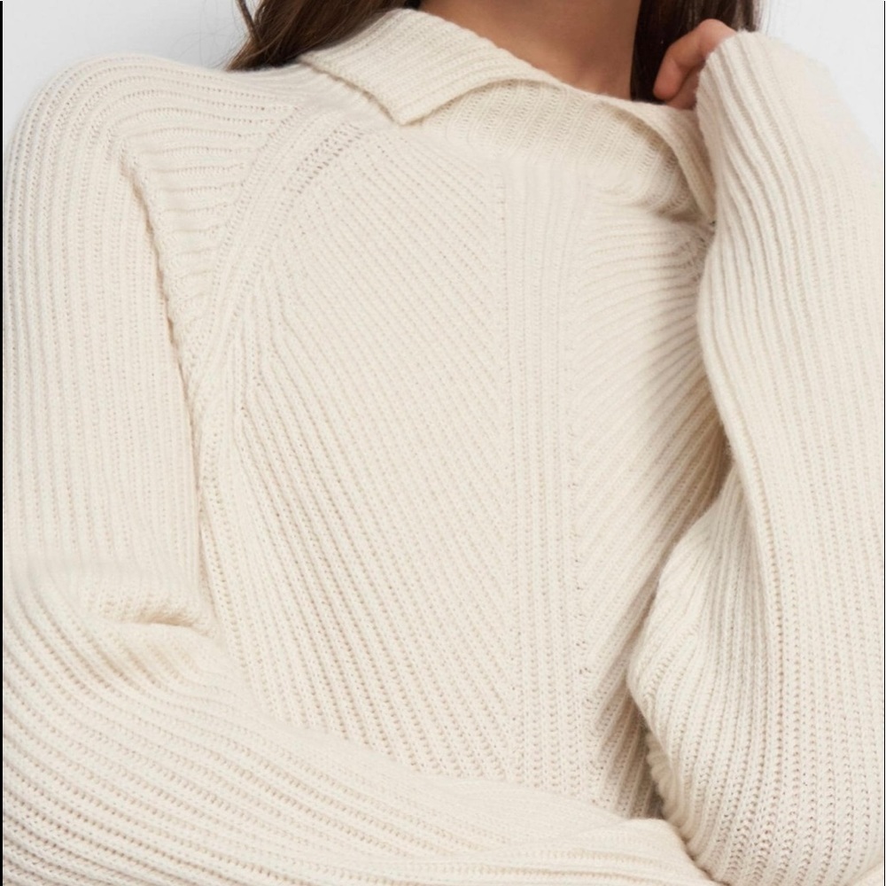 THEORY Moving Rib Turtleneck Sweater in Cashmere